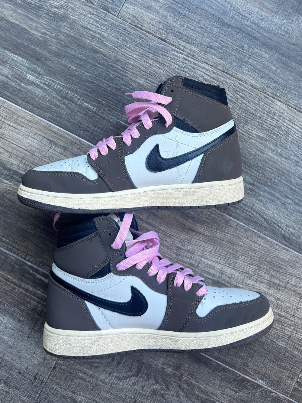 Travis Scott x Air Jordan 1 Retro High OG Mocha sz 4y / 5.5 - Picture 2 of 6
